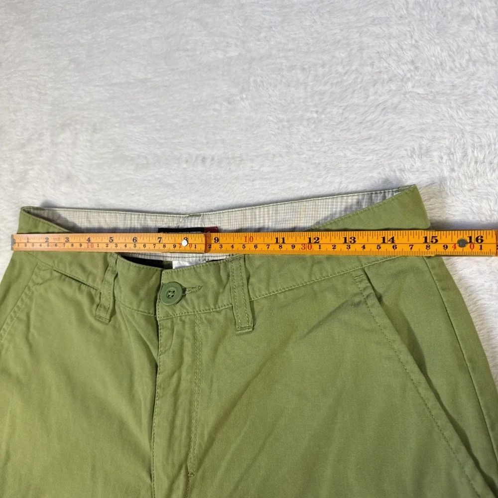 Quiksilver Men's 30‎ Green Skate Surf Chino Shorts Y2K 2010 Streetwear